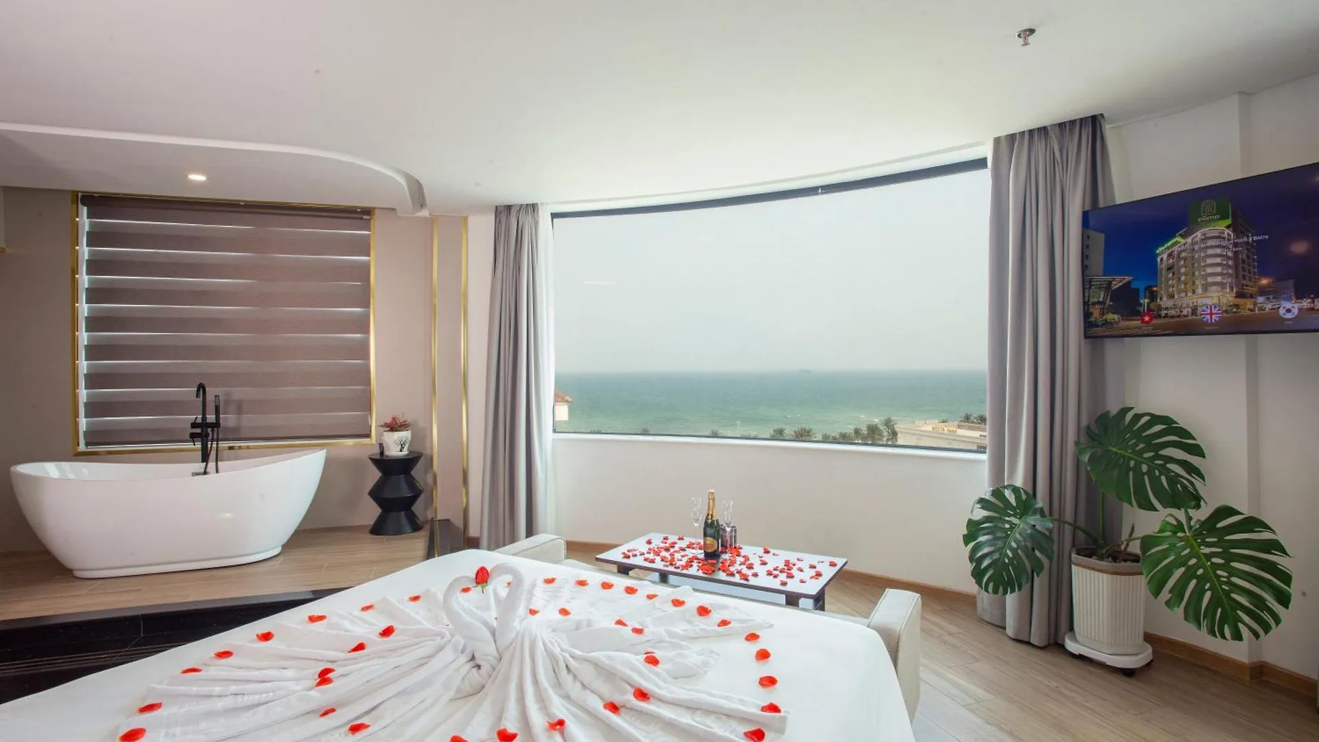 Pama Boutique Hotel & Bistro Da Nang 4*,